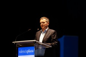 Ángel Gómez, Consejero Delegado de IMED Hospitales, recoge el Premio Empresa de Valencia Plaza